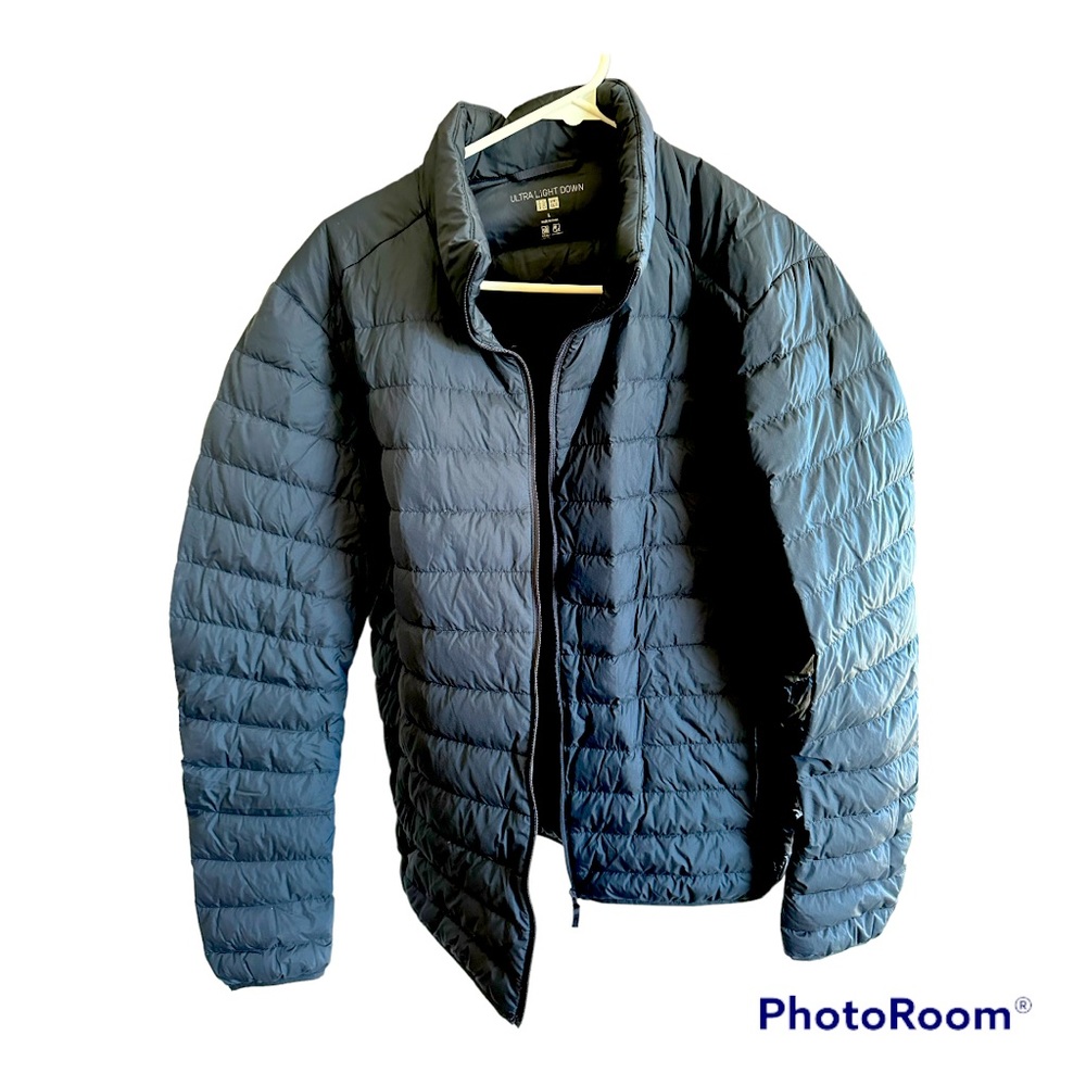 Uniqlo puffer Men jacket. Navy large